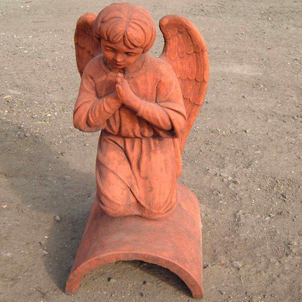 Angel praying half round.jpg